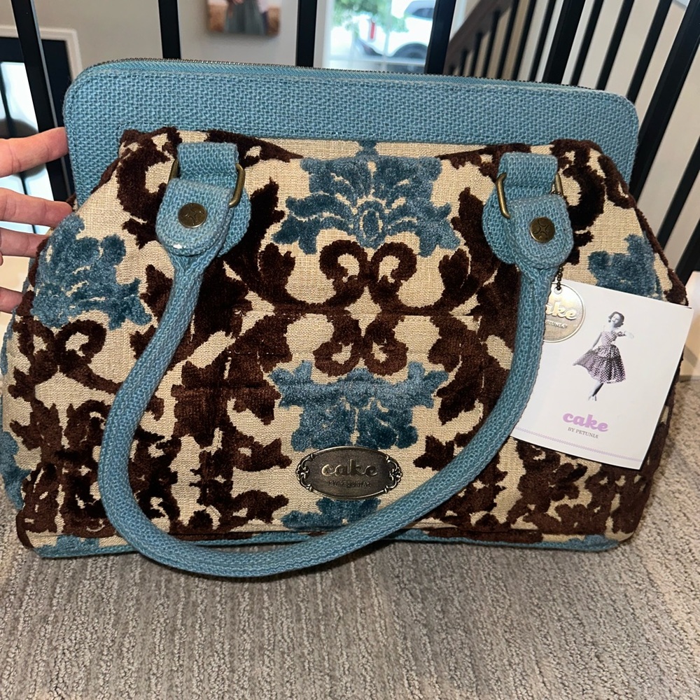 Petunia Pickle Bottom Cake Diaper Bag